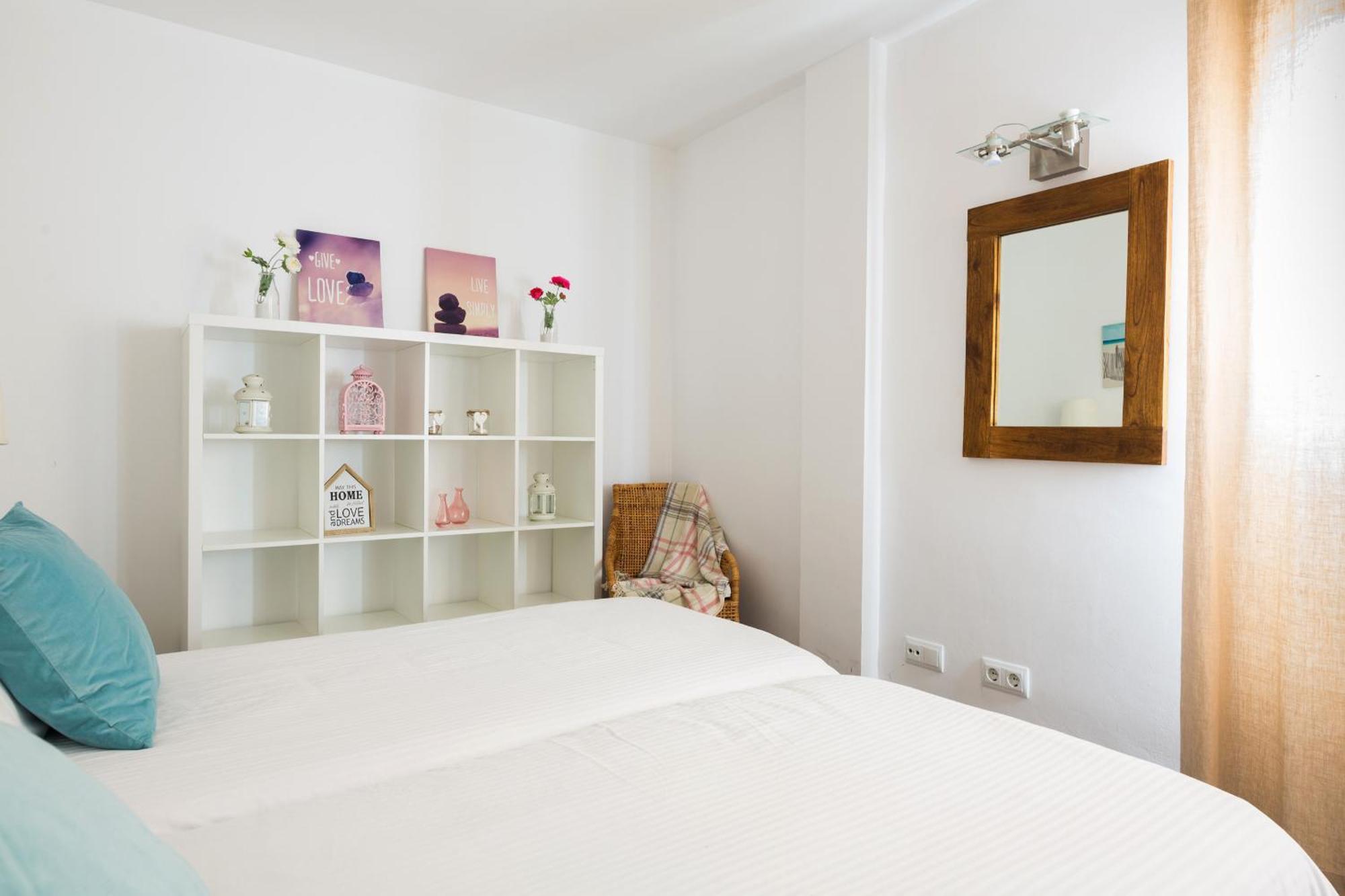Apartamentos Cornellalux Cornella de Llobregat Exterior photo