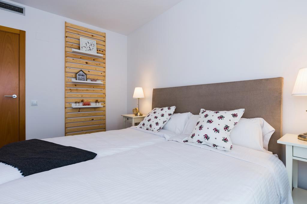 Apartamentos Cornellalux Cornella de Llobregat Exterior photo
