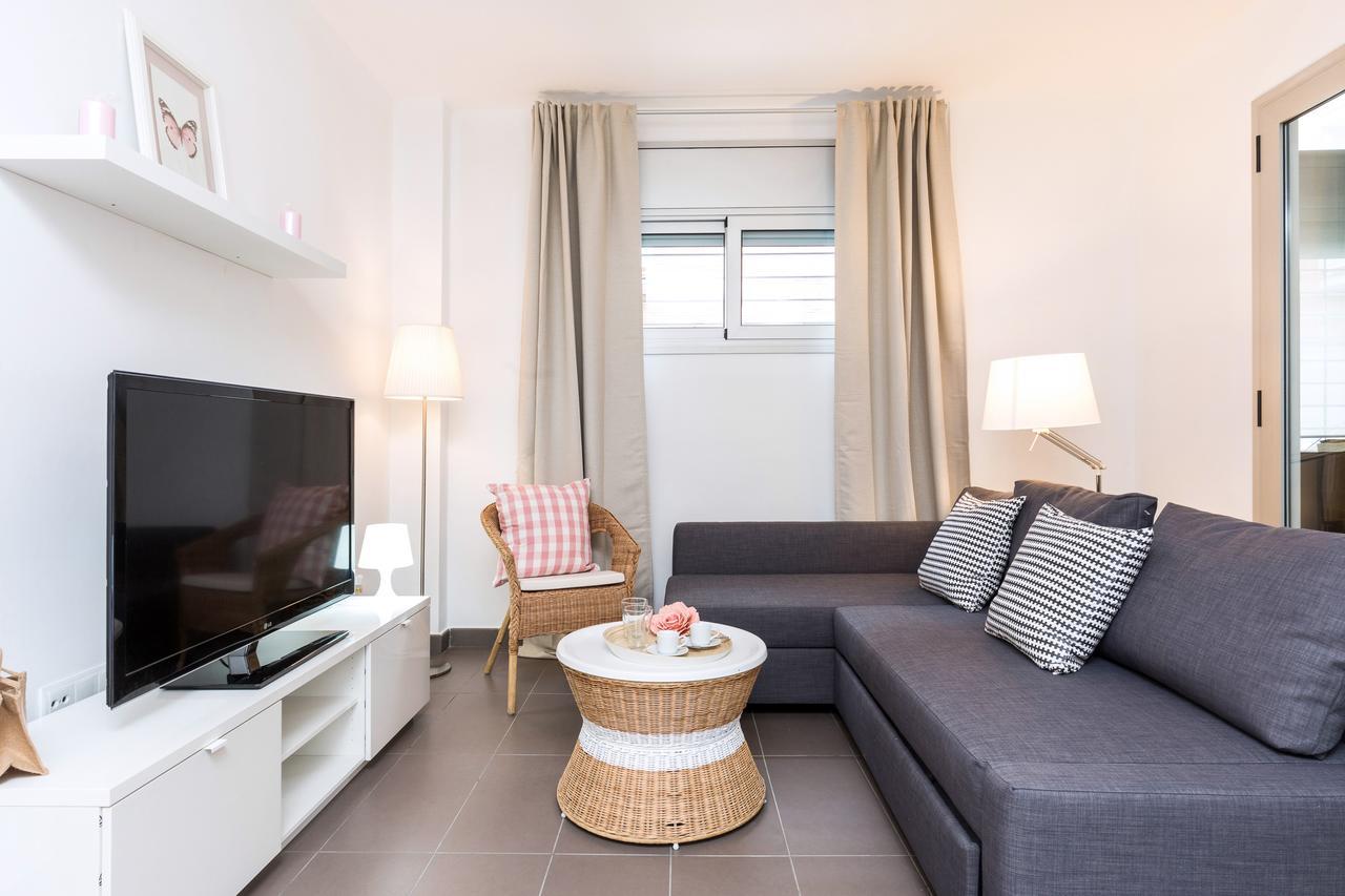 Apartamentos Cornellalux Cornella de Llobregat Exterior photo